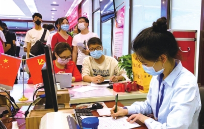 “幸有所愛，不畏山?！?“5·20”當天蘭州城關(guān)區(qū)有521對新人領(lǐng)證