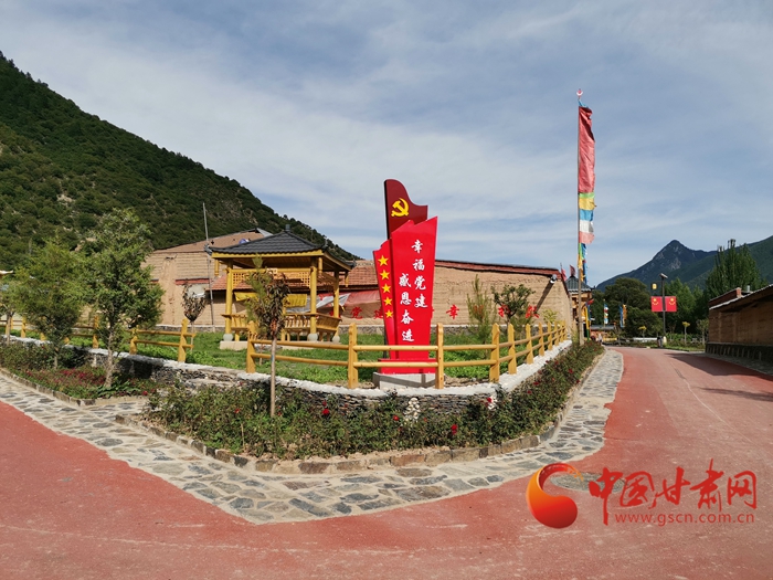 【蘭大新聞學(xué)子重走西北角】甘南迭部：村民吃上“文化飯”，搭上“旅游車”