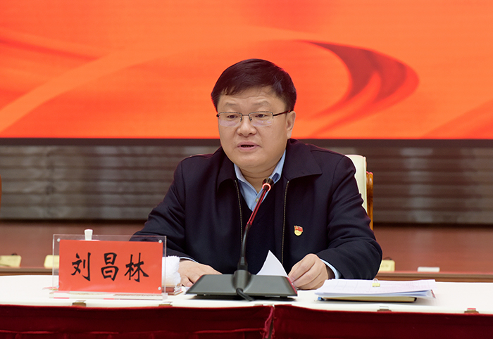 省委常委、省紀(jì)委書記、省監(jiān)委主任劉昌林出席會議并講話。.jpg