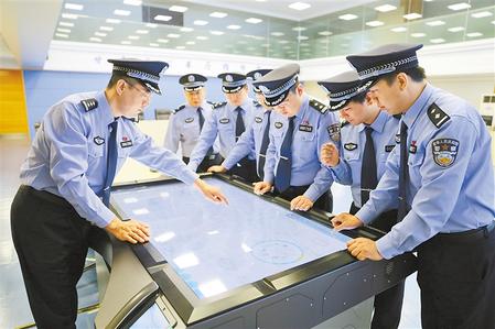 致敬！人民警察