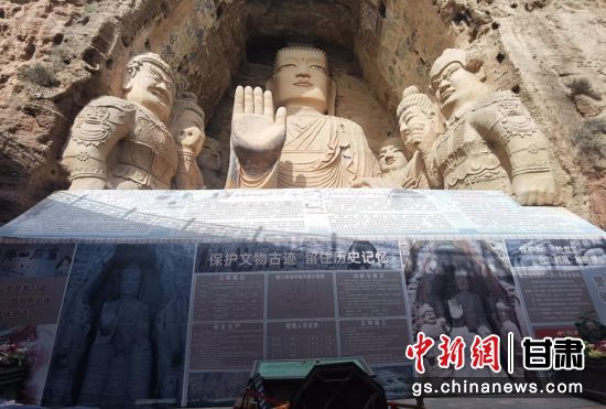 時(shí)下，中國(guó)“石窟鼻祖”天梯山石窟第13窟大佛足部與局部危巖體搶救性保護(hù)項(xiàng)目正在施工。圖為施工現(xiàn)場(chǎng)。陳曉斌 攝