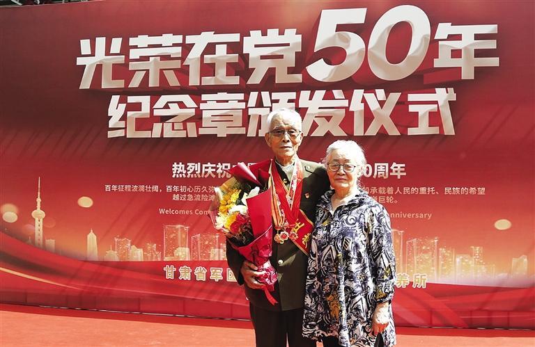 95歲老兵李振朝：血戰(zhàn)沈家?guī)X 英雄故事幾天幾夜說(shuō)不完