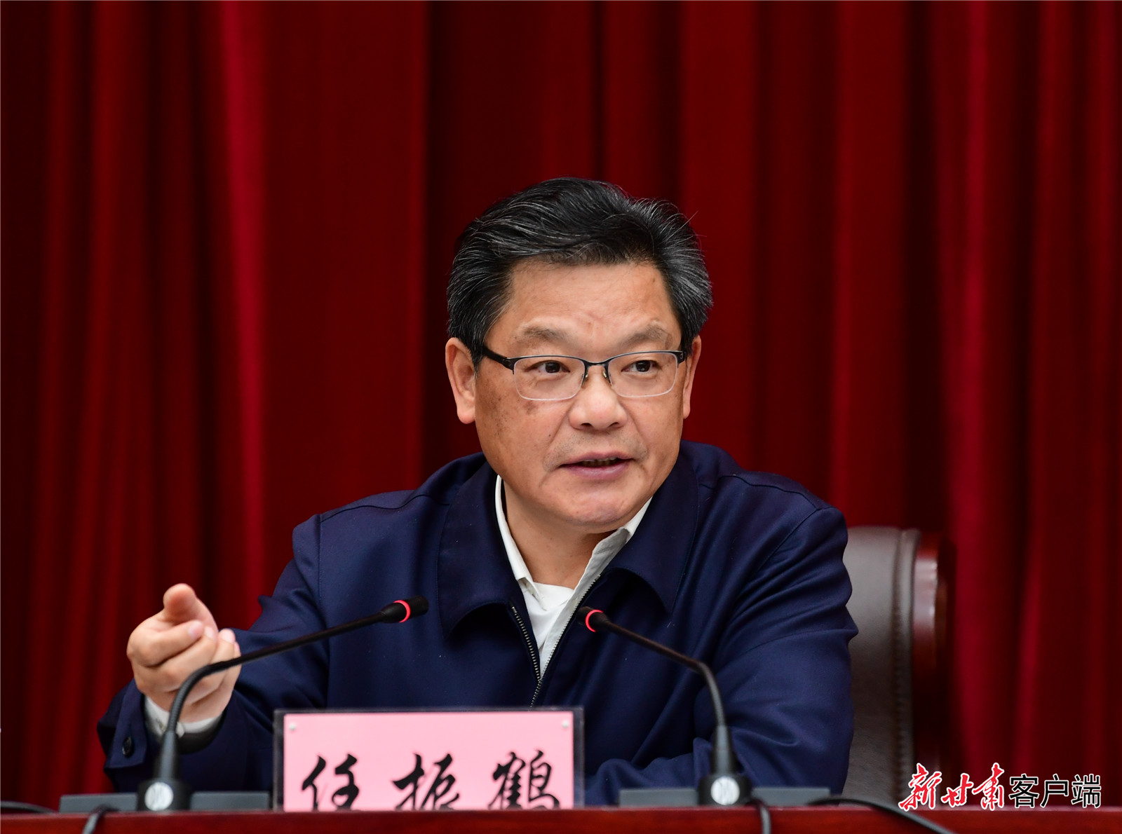 任振鶴在全省新型城鎮(zhèn)化工作推進(jìn)會(huì)議上強(qiáng)調(diào)：凝心聚力抓落實(shí)、蹄疾步穩(wěn)向前進(jìn)，奮力推進(jìn)新型城鎮(zhèn)化建設(shè)再上新臺(tái)階