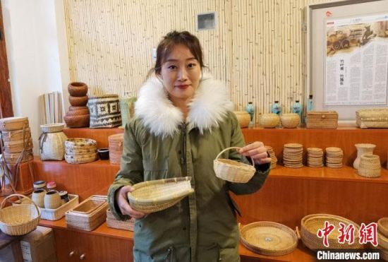 40多種精小玲瓏、純手工制作的新型盛食容器、居家工藝品等，每一件都令人愛不釋手?！●T志軍 攝
