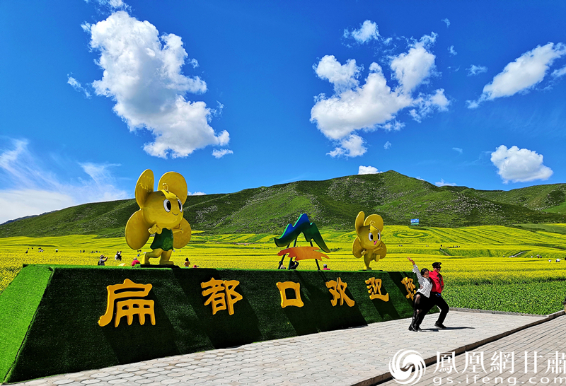 河西走廊張掖扁都口，古絲綢之路要道。王振武 攝