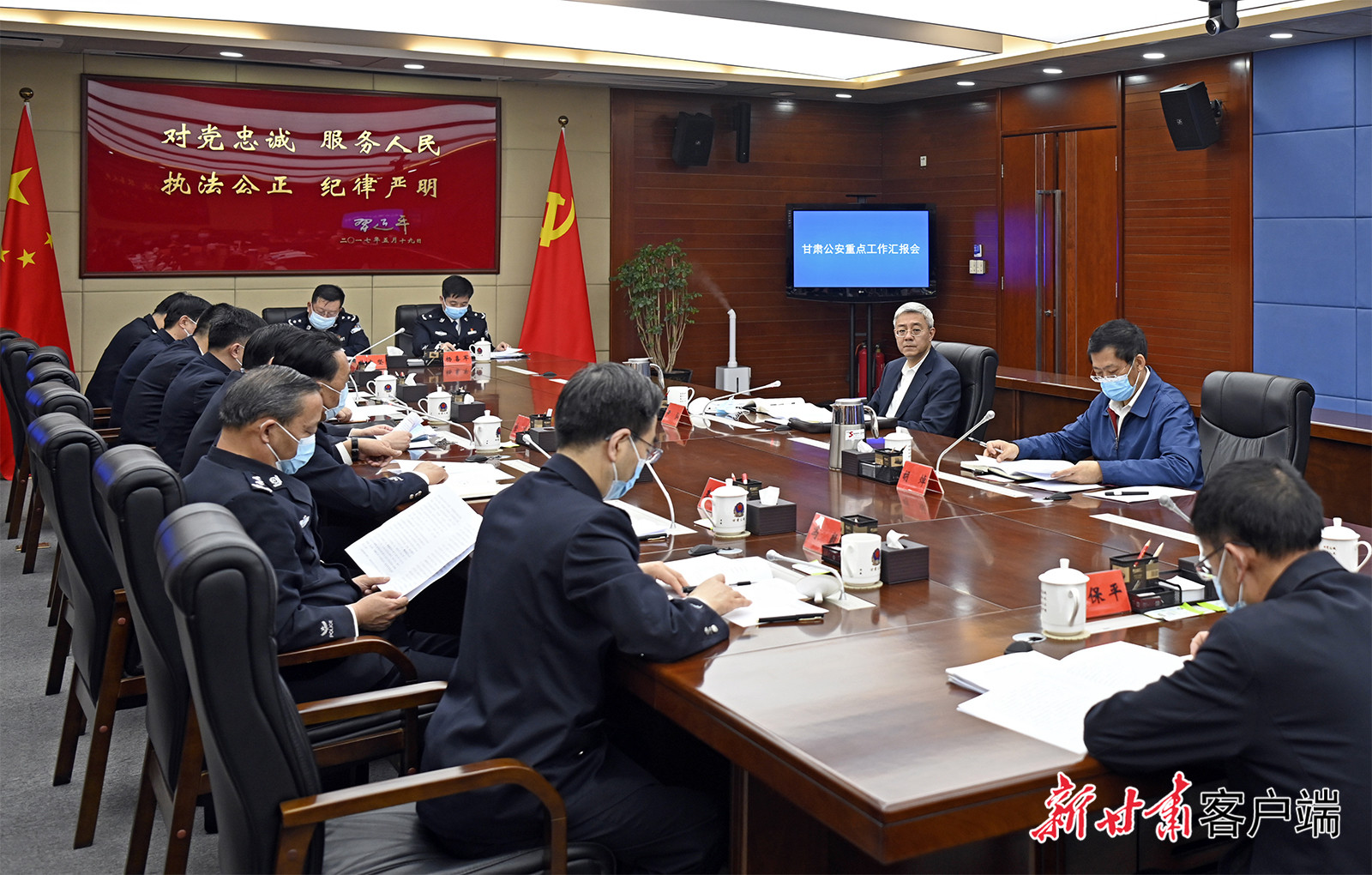 【甘快看】尹弘在甘肅省公安廳調(diào)研時(shí)強(qiáng)調(diào)：堅(jiān)持政治建警鍛造公安鐵軍，全力以赴防風(fēng)險(xiǎn)保安全護(hù)穩(wěn)定