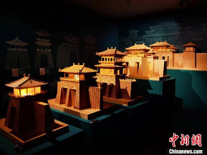 2022年11月，正在敦煌研究院展出的“千年營造——敦煌壁畫中的建筑之美”特展?！《∷?攝