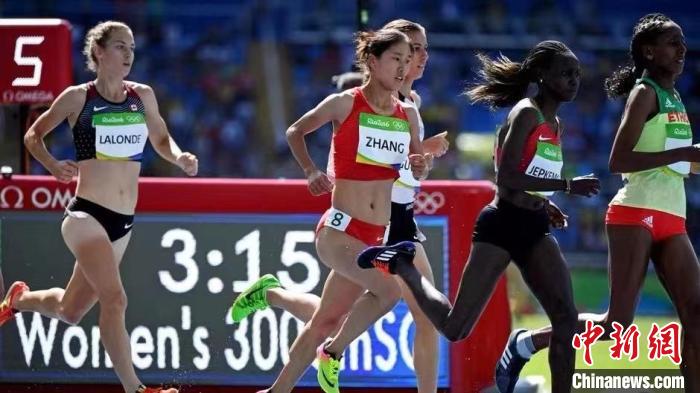 2016年8月，中國選手張新艷參加里約奧運會田徑女子3000米障礙賽預(yù)賽。(資料圖) 受訪者供圖