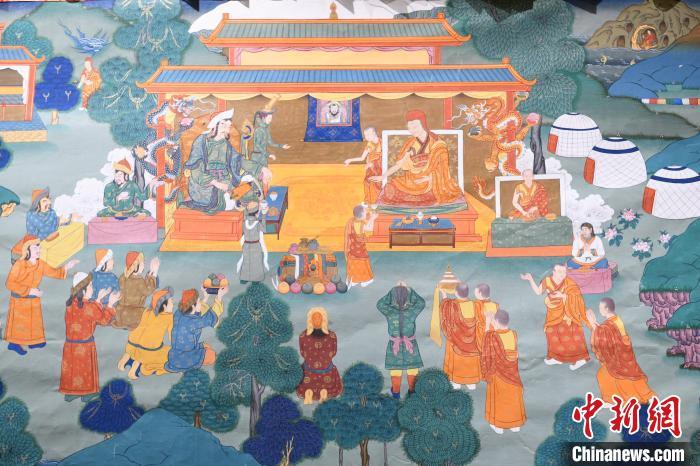 8月20日，在蘭州市博物館展出的大型歷史題材卷軸唐卡“涼州會(huì)盟”?！〈魑牟?攝