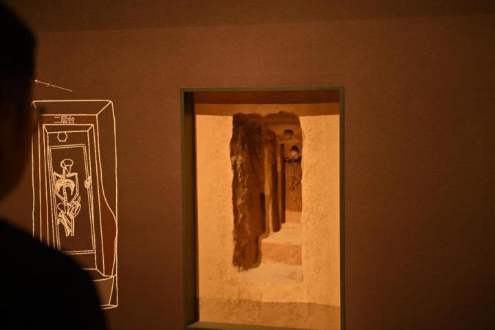 張家川縣馬家塬車輿博物館展陳的馬家塬遺址出土文物。李亞龍 攝