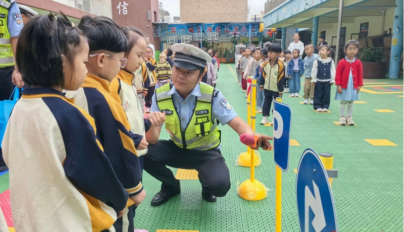 從祁連到黃河 一路警色伴成長——甘肅公安全景守護“開學(xué)第一課”