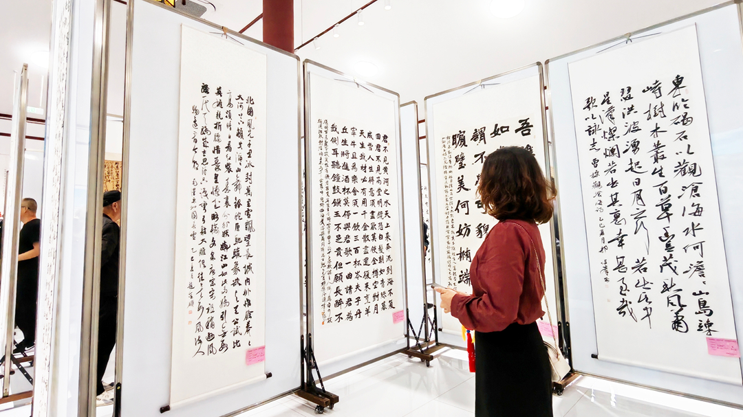 “中國(guó)書法之鄉(xiāng)·鎮(zhèn)原”第一屆書畫藝術(shù)交流大會(huì)開幕