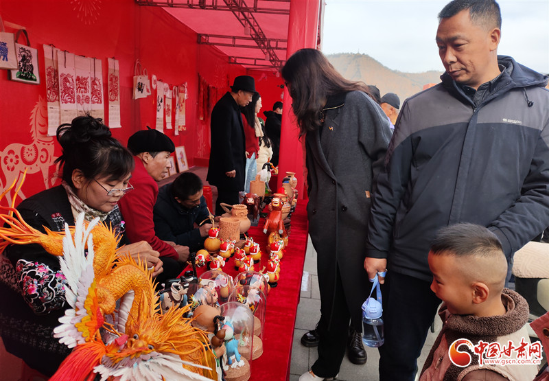 國(guó)潮賀新春 崆峒年貨集點(diǎn)燃新春煙火氣